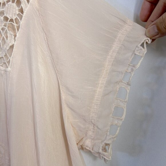 Johnny Was Short Sleeve Top Size XL Light Rose Color Embroidered - Picture 3 of 10